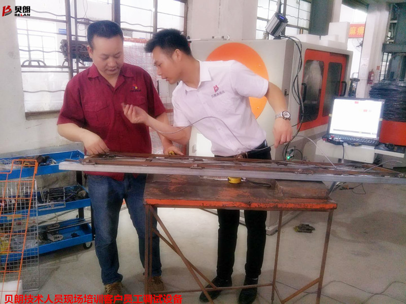 因?yàn)閷?zhuān)注、所以專(zhuān) 業(yè)——貝朗數(shù)控彎線機(jī)